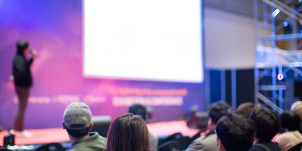 contratar monologuistas para empresas